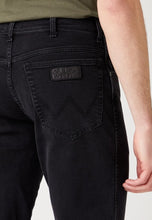Load image into Gallery viewer, Wrangler Texas Black Jean