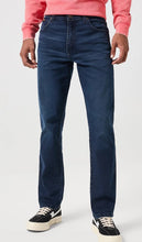Load image into Gallery viewer, Wrangler Texas Slim Jean with Stretch
